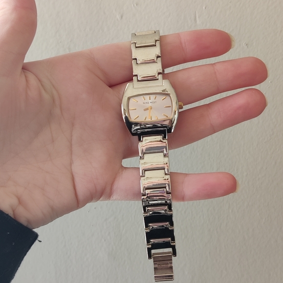 Nine West 1791 Polished Silver Women's Watch New With Tags 7.25" - Picture 7 of 7